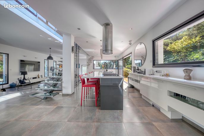 Villa 7 pièces 230 m² — 9