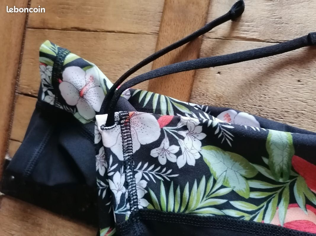 Ensemble maillot anti uv et short de bain fille, taille M. Quasi neuf (image 4)