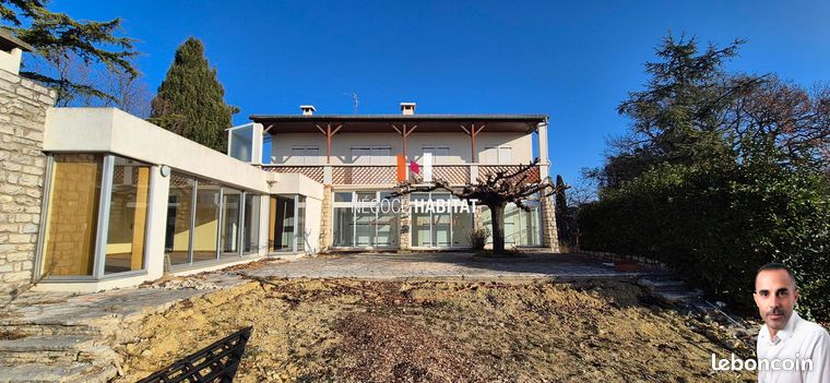 Villa 8 pièces 260 m²