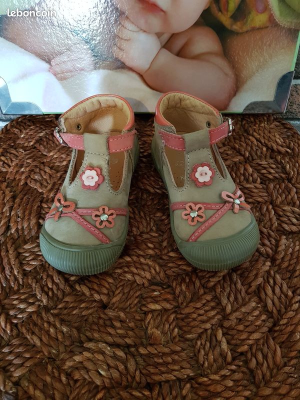 Chaussures fille taille 22 en cuir (image 1)