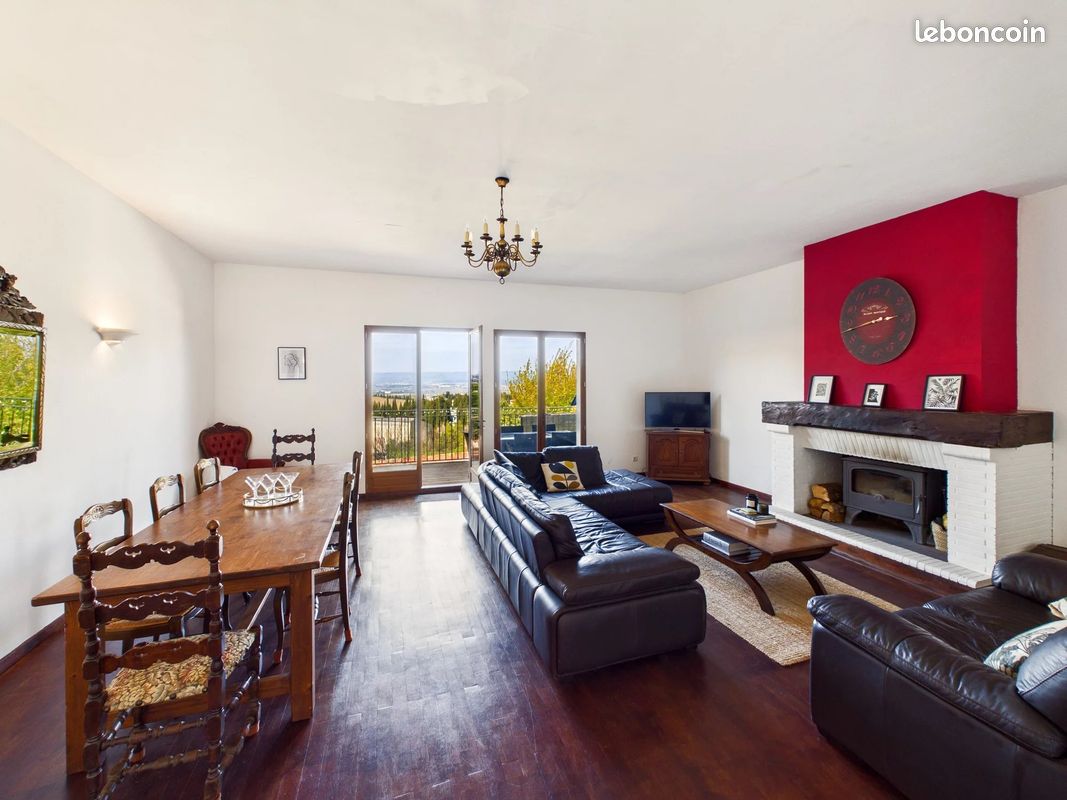 Maison 7 pièces 187 m² · à Montréal · 187 m² · 248 000 €