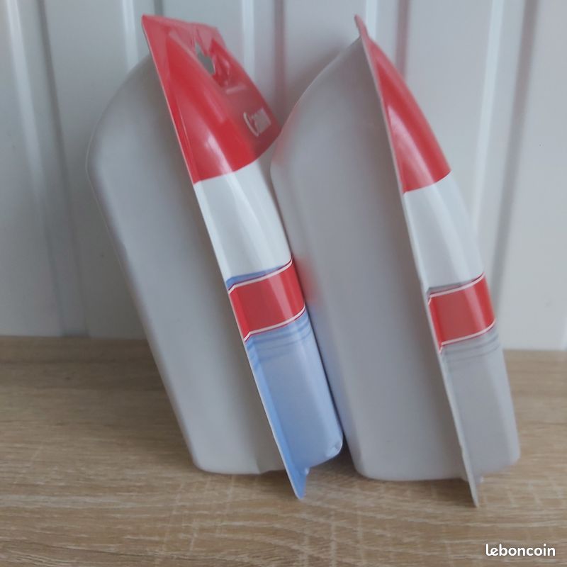 Poupée vintage plastique, années 60/70 robes et chaussures à