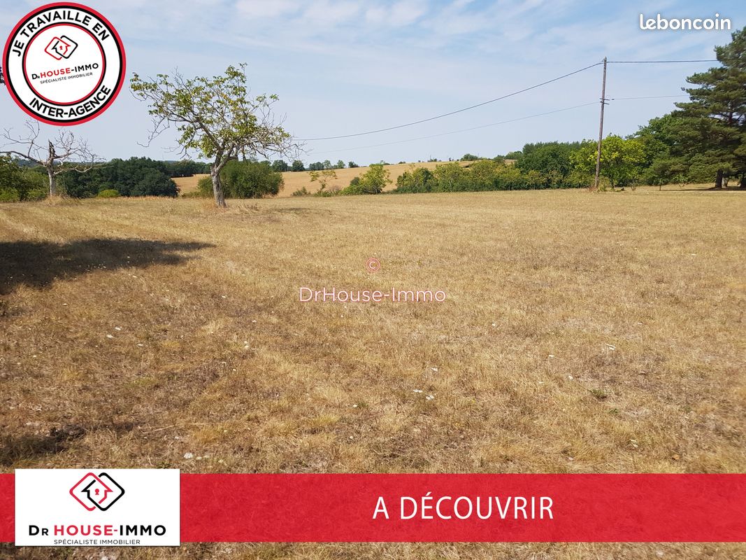 Terrain 2115 m² · à Verteillac · 2 115 m² · 25 350 €