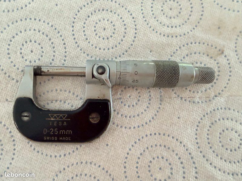 Mètres et Appareils de Mesure Tesa