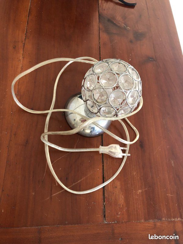 Petite lampe de chevet ou bureau en inox et boule disco (image 2)