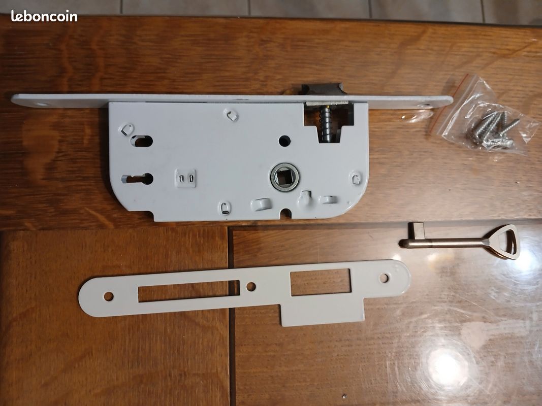 Serrure a encastrer , larder , mortaiser axe 40 mm 1 cles (image 2)