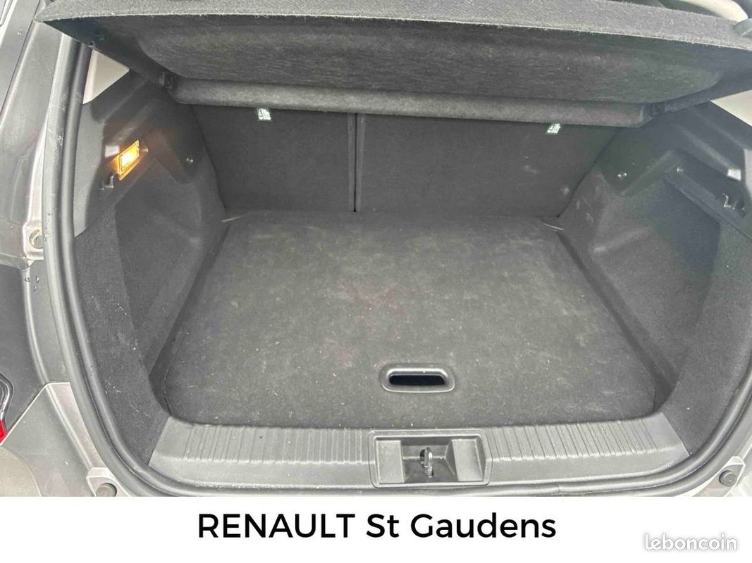 RENAULT Captur TCe 90 Techno (image 18)
