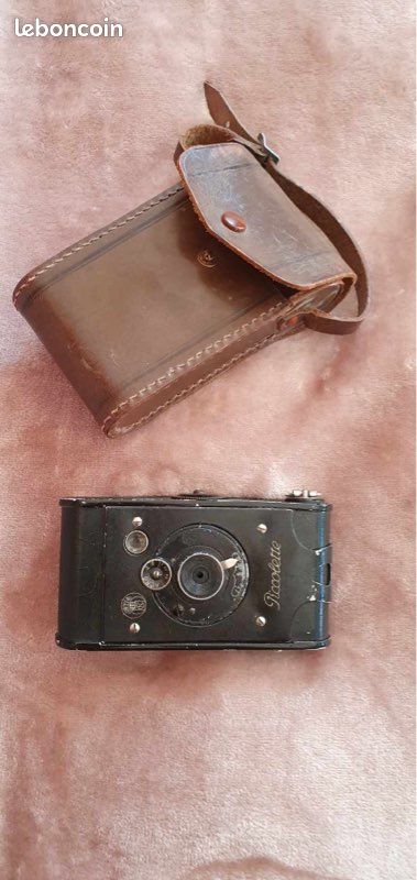 09J15 ANCIEN APPAREIL PHOTO A SOUFFLET CONTESSA NETTEL MODELE