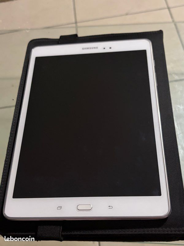 Tablette Samsung Galaxy Tab A 9.7 – SM-T550 – 16 Go (Wi-Fi) (image 4)
