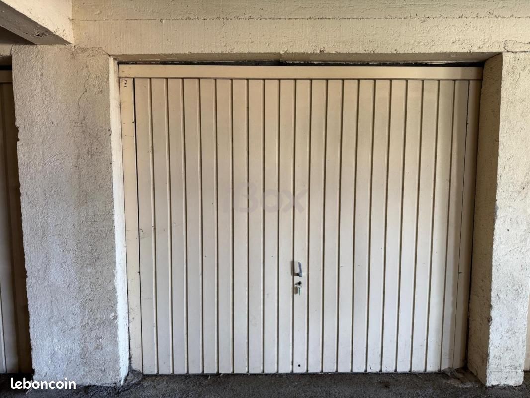Garage/box Saint Mandrier · à Saint-Mandrier-sur-Mer · 122 €/mois