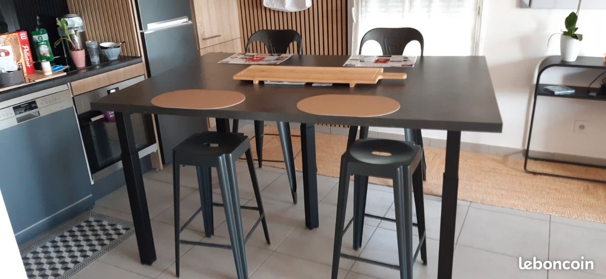 Table (image 1)