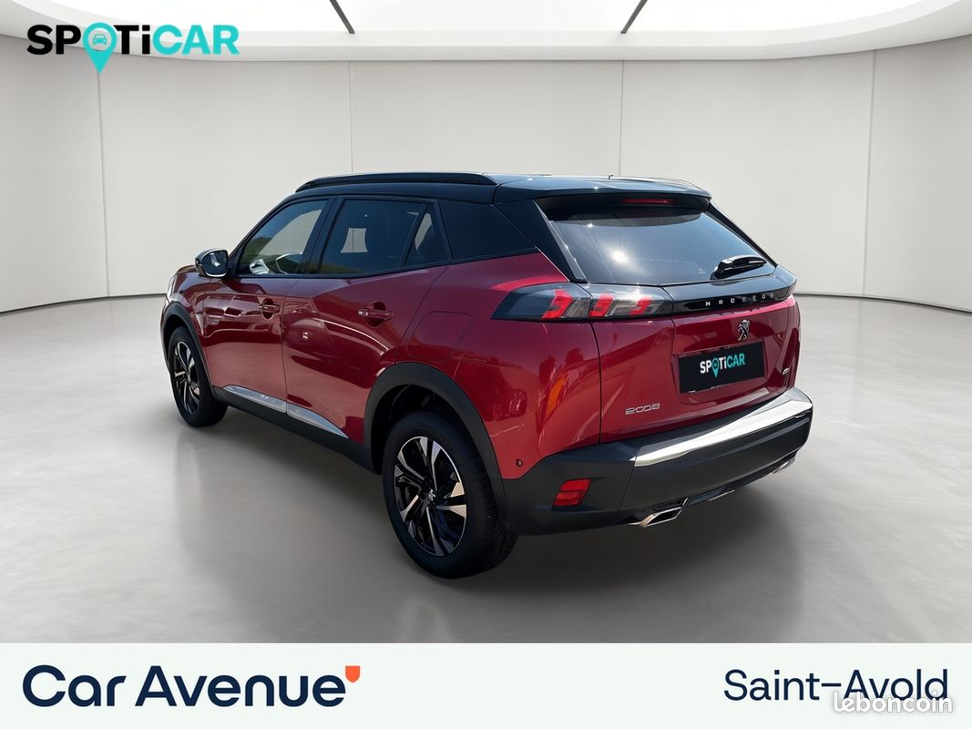 PEUGEOT 2008 PureTech 130 S&S BVM6 GT (image 3)