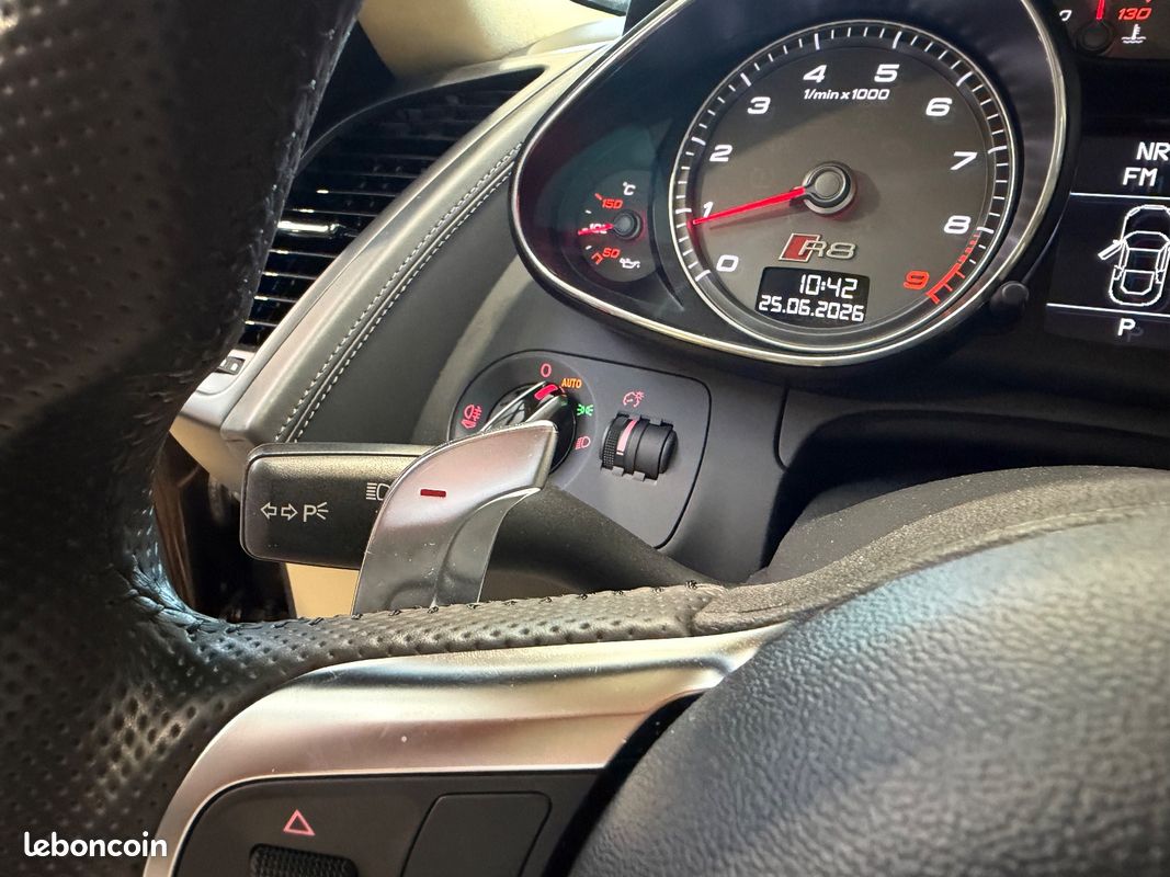 Audi R8 Coupe 4,2L FSI V8 430Ch QUATTRO S-TRONIC PACK CARBONE (image 28)