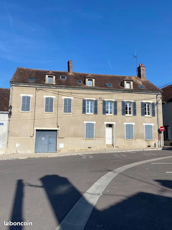 Immeuble 272 m² · à Brienon-sur-Armançon · 272 m² · 269 000 €