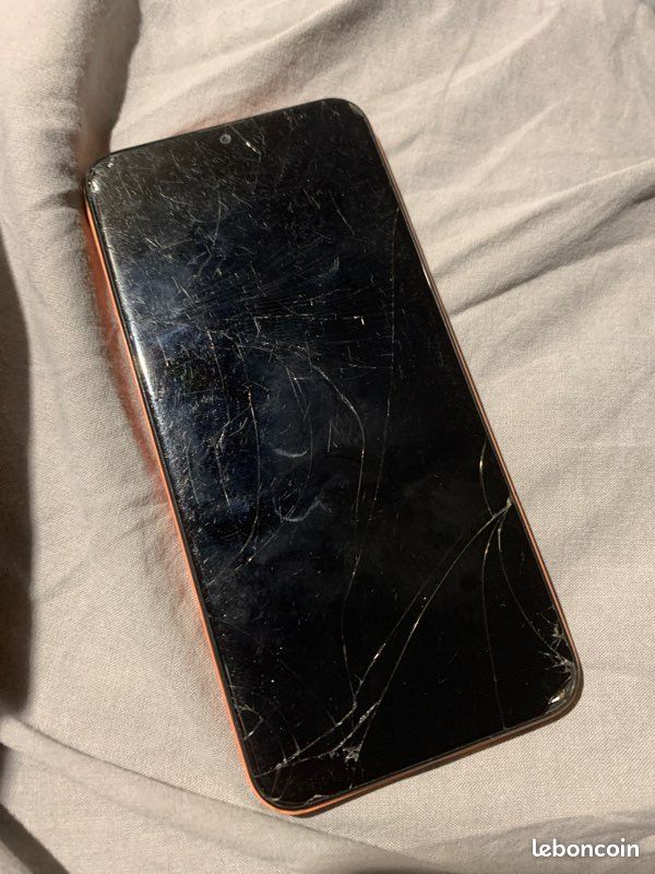 Samsung Galaxy A20 – Pour pièces ou réparation (image 1)
