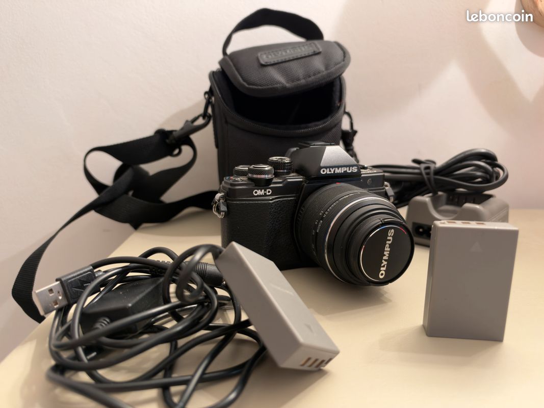 Olympus E-M10 Mark II (image 1)