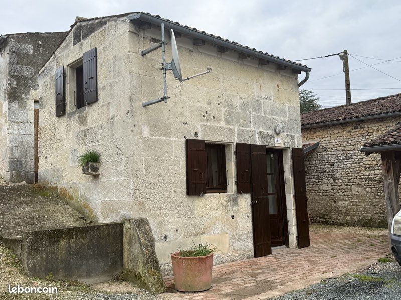 Maison 2 pièces 26 m² · à Chaniers · 26 m² · 430 €