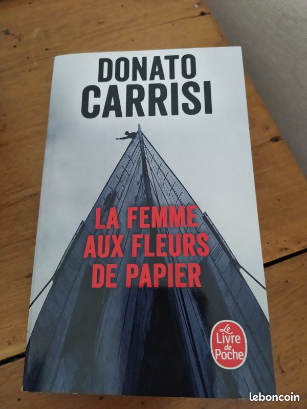 La femme aux fleurs de papier (image 2)
