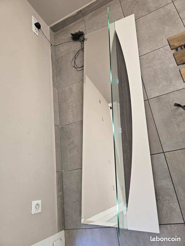 Miroir avec lumière intégré et étager (image 3)