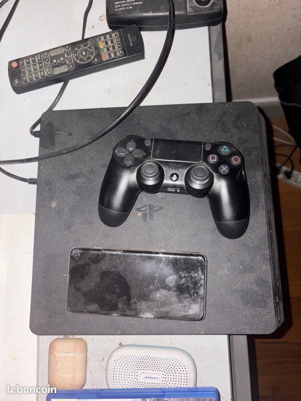 Play (image 1)