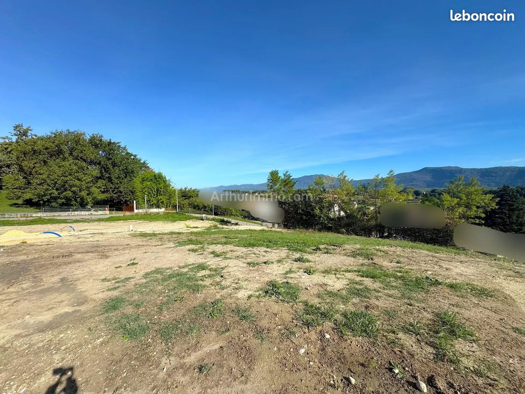 Terrain 669 m² · à Les Avenières Veyrins-Thuellin · 669 m² · 94 900 €