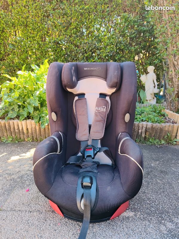 Siege auto axiss bebeconfort
- Siège auto rotatif pour installer et sécuriser l'enfant très facilement
- Inclinaison multi-positions: 8 positions confortables, de la (image 3)