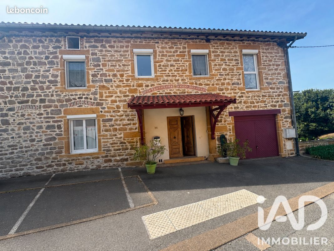 Maison 8 pièces 180 m² · à Sarcey · 180 m² · 499 000 €