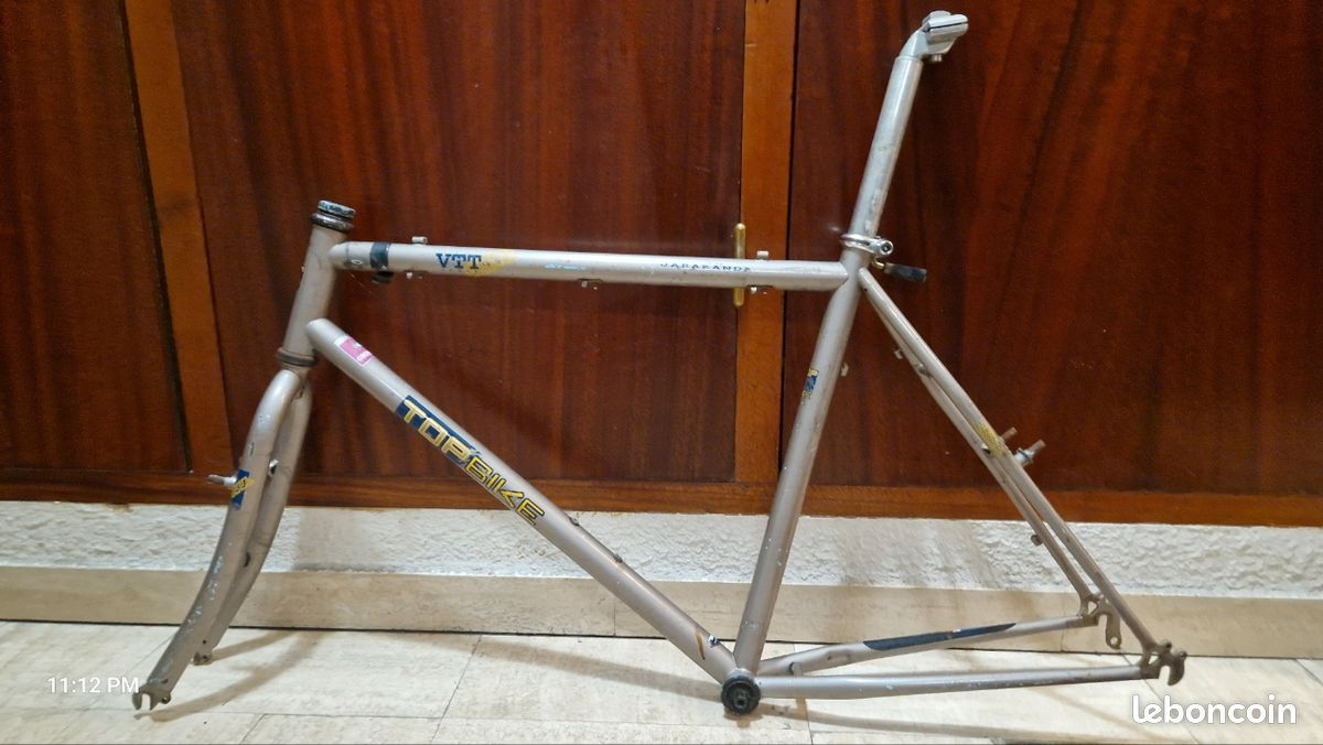 Cadre de vélo de route Tommasini 56,5 cm Columbus Air - The Ritzler Cadre de vélo de route Tommasini 56,5 cm Columbus Air - The Ritzler