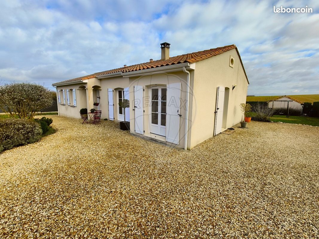 Maison 5 pièces 121 m² - Bouëx 16410 (image principale 2)