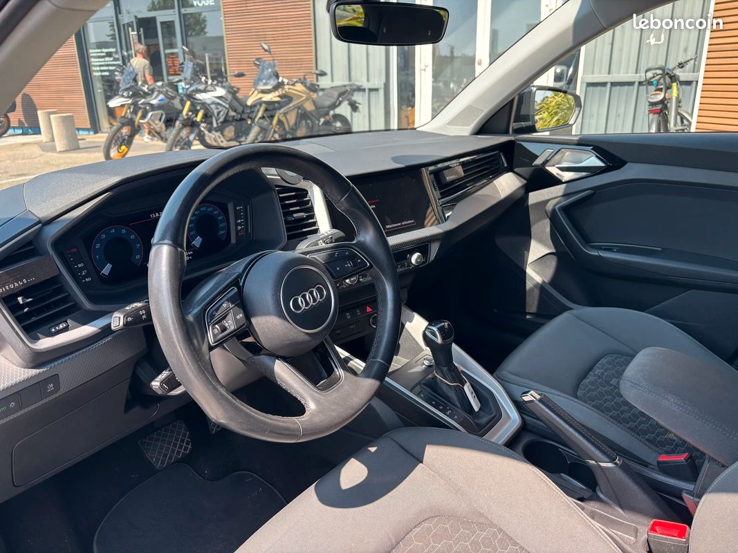 Audi A1 SPORTBACK 25 TFSI Advanced GARANTIE AUDI 2028/SIEGES CHAUFFANT/APPLE CAR PLAY/PACK DESIGN NOIR (image 9)