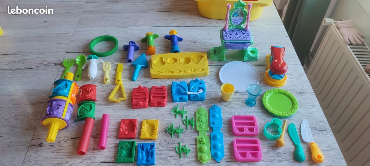Lot matériel Pâte à modeler (image 1)