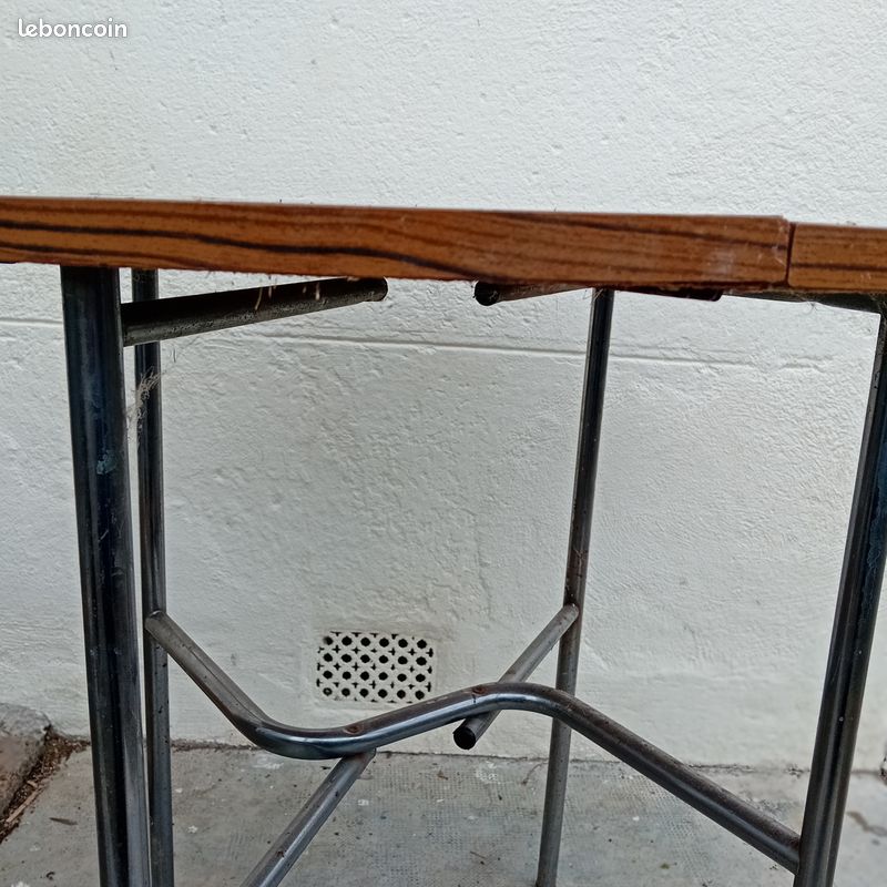 Table (image 3)