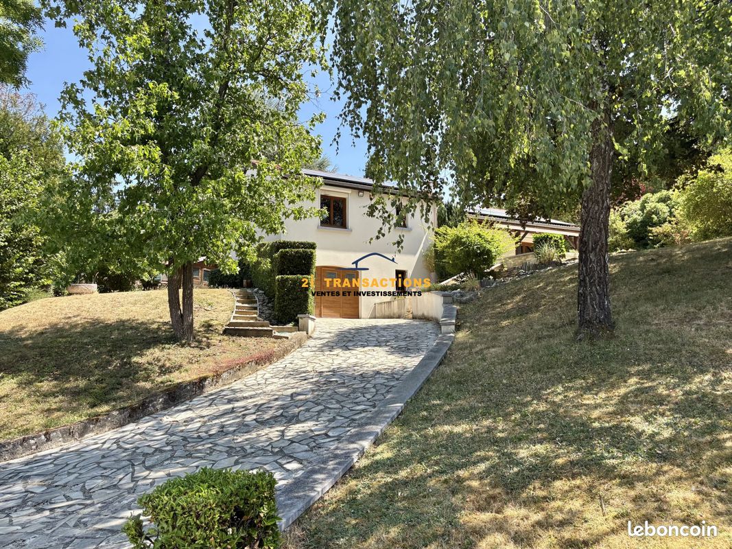 Maison 5 pièces 120 m² · à Saint-Priest-en-Jarez · 120 m² · 375 000 €