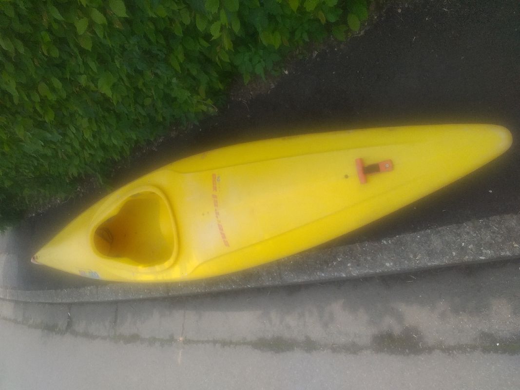 Kayak (image 1)
