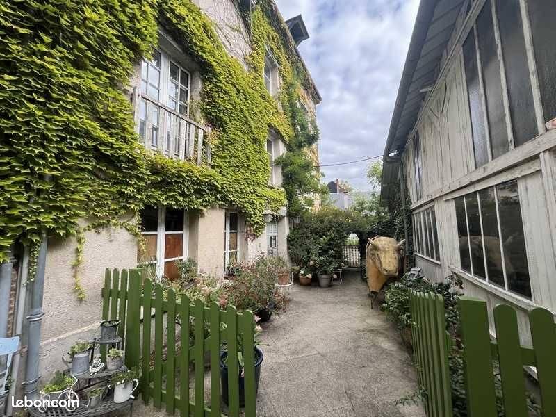 Maison 8 pièces 279 m² · à Étrépagny · 279 m² · 419 000 €