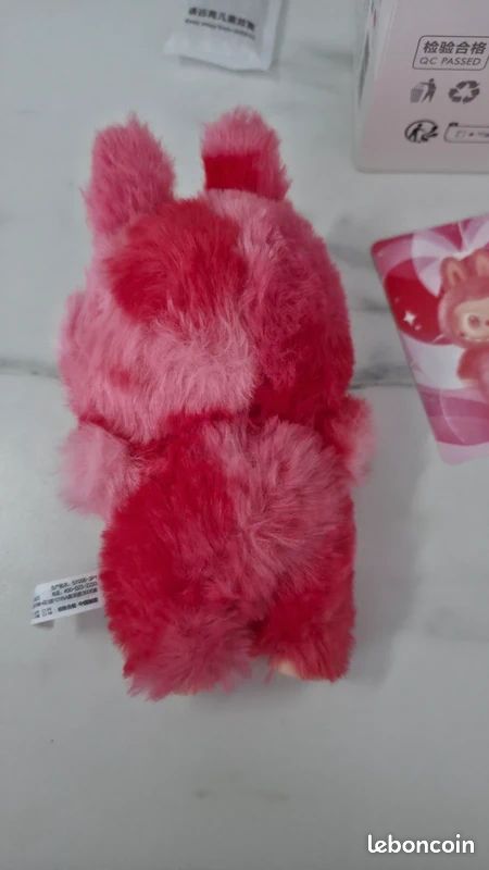 Labubu big into energy authentique Pop Mart peluche porte-clés rouge Love the monsters neuf (image 12)
