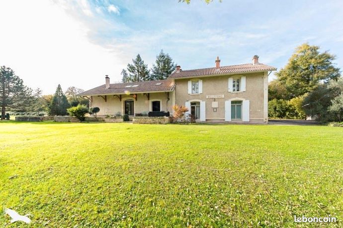 Maison 9 pièces 290 m²