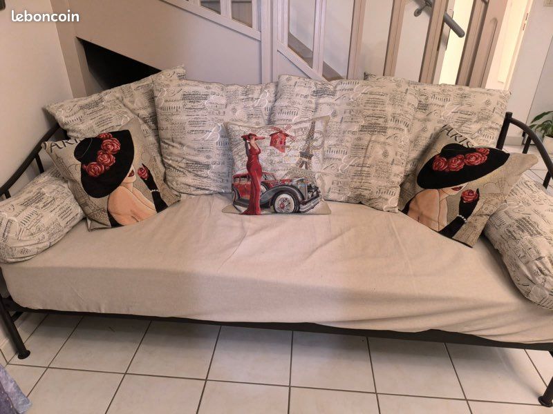 Banquette + matelas + coussins (image 1)