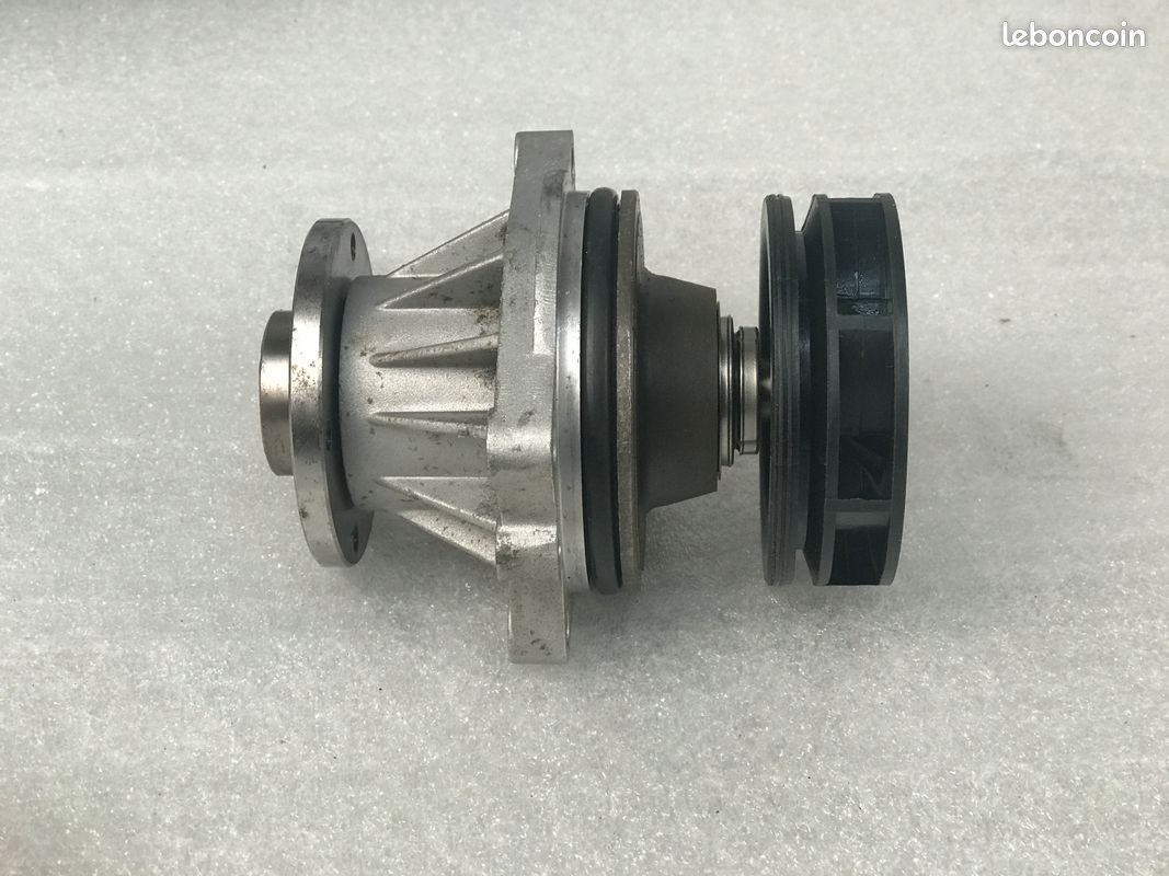 Pompe à eau VALEO BMW E36 E39 E34 E46 Z3 Z4 X3 E83 X5 E53 Z4 E86 (image 2)