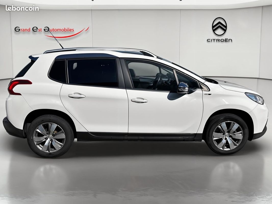 Peugeot 2008 1.2 PureTech 110ch Style S&S (image 7)