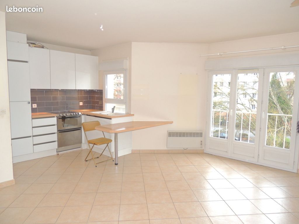 Appartement 1 pièce(s) 32 m²à louer Athis-mons
