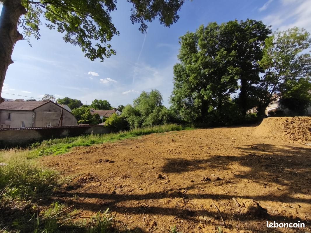 Terrain 1 000 m² Gargenville · 130 000 €