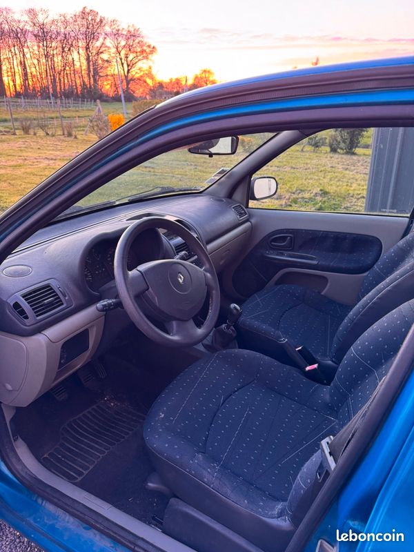 Clio 2 pour PROFESSIONNEL (image 2)