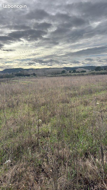 Terrain agricole · à Castillon-du-Gard · 26 000 €