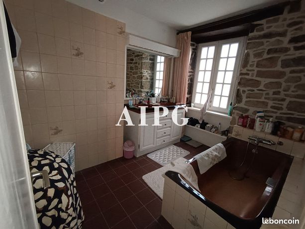 https://img.leboncoin.fr/api/v1/lbcpb1/images/d4/86/de/d486deb9f8324707d87aab7d795e0e5d13048e6d.jpg?rule=ad-image