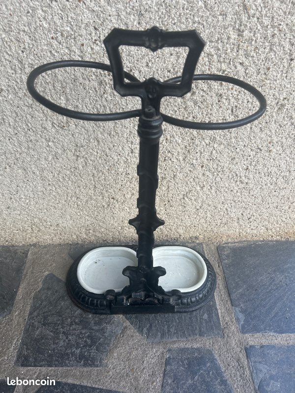 Porte-parapluies ancien en fonte avec bacs en porcelaine (image 3)