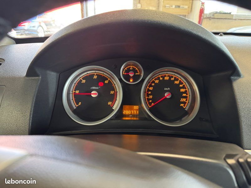 Opel astra 1.9 cdti 120 cv (image 9)