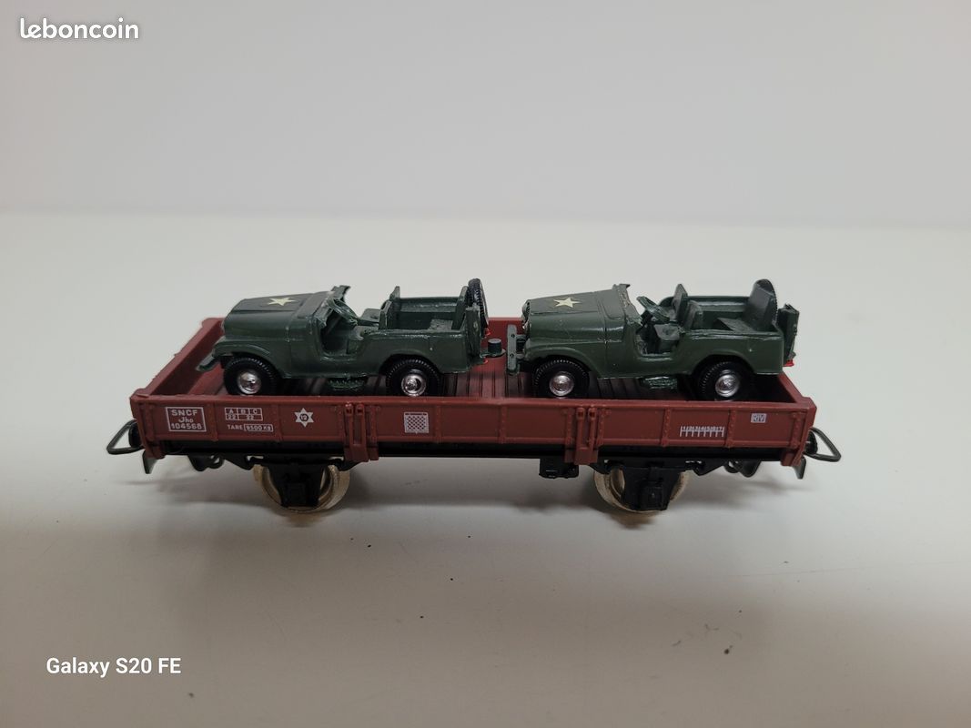 Train wagon N° 6451 Wagon Plat à essieux SNCF avec chargement de 2 jeeps Jouef Ho (image 4)