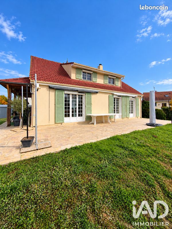 Maison 7 pièces 180 m² · à Champforgeuil · 180 m² · 250 000 €