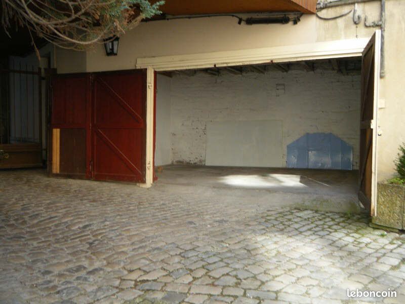 Parking/box BESANCON · à Besançon · 125 €/mois